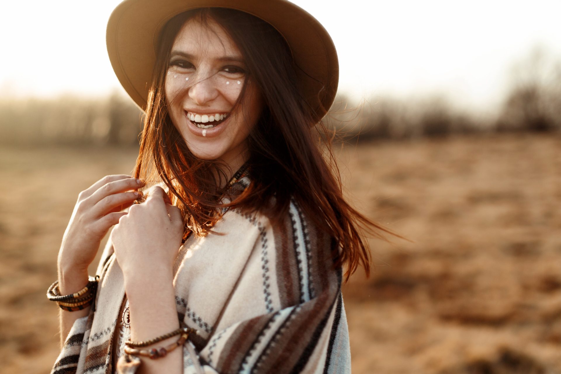 Master the art of #Bohemian layering with flowy fabrics, bold accessories, and earthy tones. Create a carefree look with maxi dresses, oversized cardigans, and statement jewelry. Discover essential tips for a thoughtful, modern vibe! #Layering #Essentials #Fashion