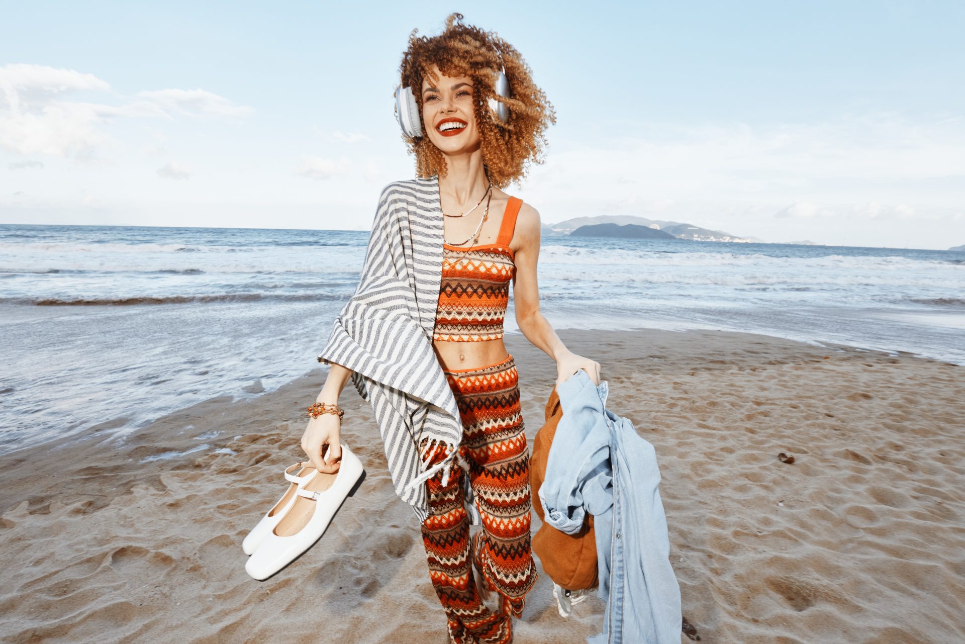 Step into effortless style with chic boho outfits! Mix flowy prints, layered accessories, and earthy tones for a modern twist. Discover key pieces to elevate your wardrobe. #Effortless #Boho #Chic #Modern #Bohemian #FashionTips #StyleInspo