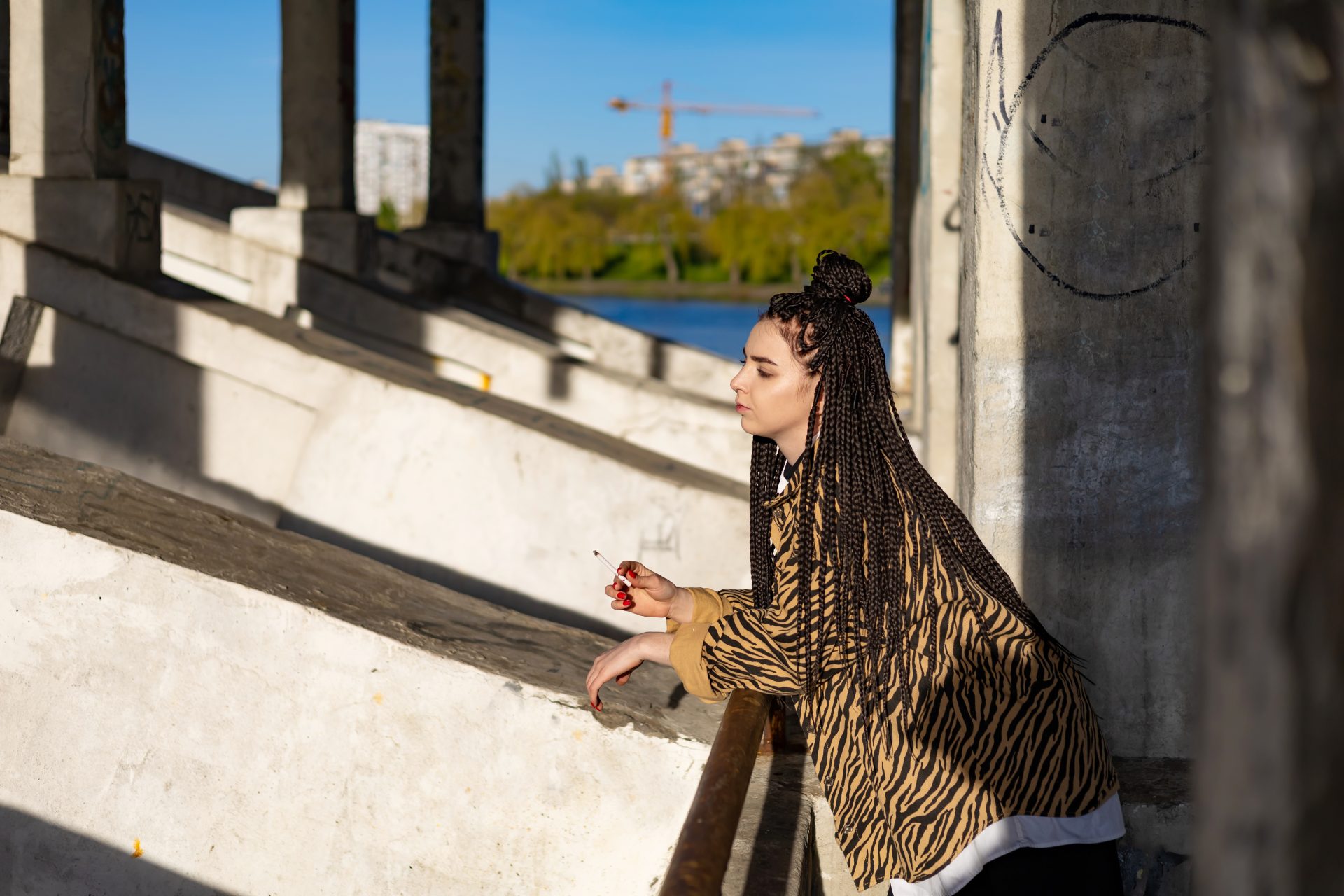 We're loving this bold tiger print coat paired with sleek braids for an urban-chic look. Our favourite way to style? Layer over basics for instant edge. Discover our complete guide to merging heritage prints with modern silhouettes on the blog. Don't miss our insider tips for nailing this quayside couture!