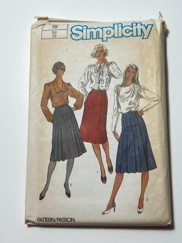 80S Front Wrap Skirt Pattern, 3 View Knee Length Pleated High Waisted With Pockets, Simplicity 6698, Size 10, Uncut