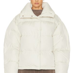 Acne Studios Puffer Jacket in Milk White - White. Size 40 (also in 42).