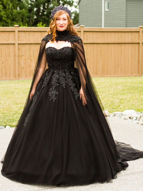 Black Wedding Dresses A-Line Sleeveless Backless Lace-Up Polyester With Train Lace Bridal Dress