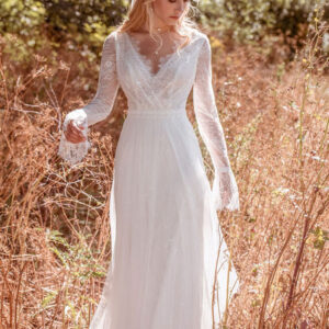 Boho Wedding Dress Lace A-Line With Train Backless Long Sleeves V-Neck White Hippie Bridal Dresses Free Customization