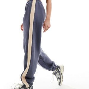 Edikted Saturn Oversized Sweatpants washed blue