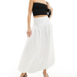 Kaiia bubble hem maxi skirt in white