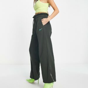 Nike Everyday Modern fleece high waisted joggers in sequoia green-White