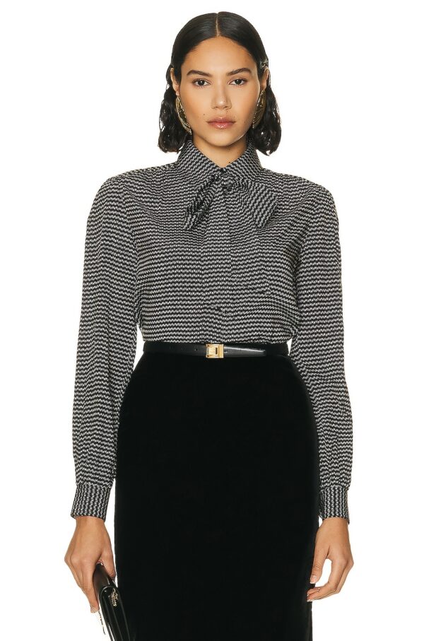 Saint Laurent Blouse in Noir Craie - Black. Size 40 (also in 36).