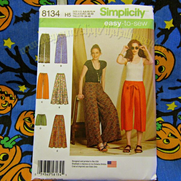 Simplicity 8134 Wrap Pants Harem Wide Leg & Shorts in Various Lengths Gaucho Wrap Skirt S8134 Sizes 6-14 H5