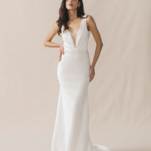 Smooth Light Satin Wedding Dress in Mermaid Skirt With V-Neck & Pearl Decorated Open Back | Engagement/Pre-Wedding Celestial