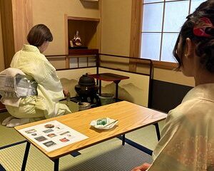 Tokyo : Genuine Tea Ceremony, Kimono Dressing, and Photography