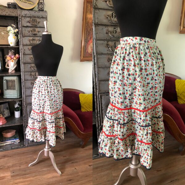 Vintage 1970's Floral Print Tiered Skirt Small