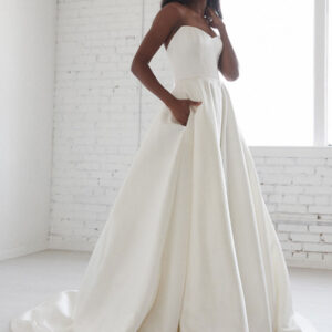 White A-Line Wedding Dresses With Train Sleeveless Pockets Strapless Backless Satin Fabric Bridal Dresses