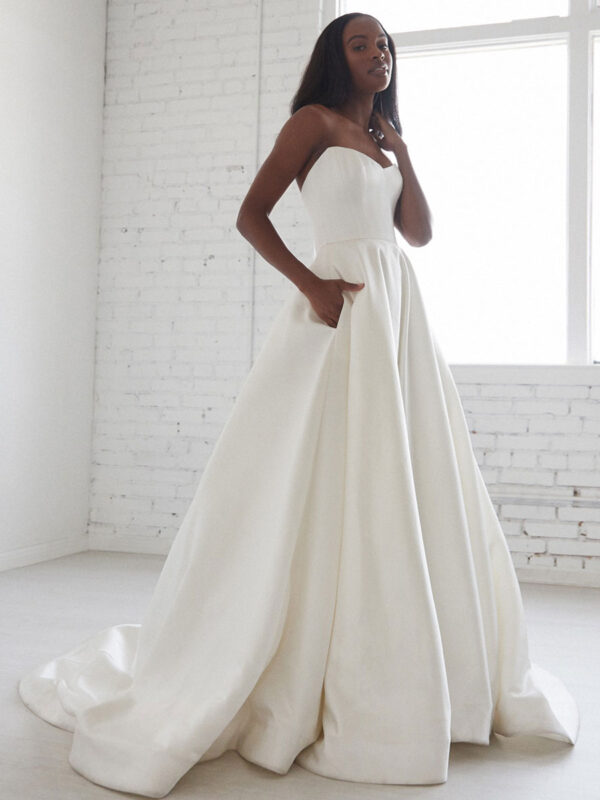 White A-Line Wedding Dresses With Train Sleeveless Pockets Strapless Backless Satin Fabric Bridal Dresses