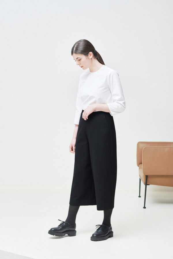 Wide Woolen Trousers With Side Pockets & Viscose Lining, Relaxed Warm Tailored Capri Pants, Casual Minimalist Streetwear, High Waist Pants