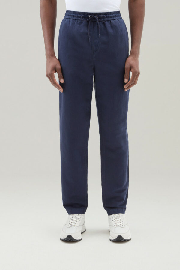 Woolrich Man Garment Dyed Cargo Pants in Cotton-linen Blend Blue Size S