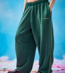 iets frans. Green Harri Baggy Joggers - Green 2XS at Urban Outfitters