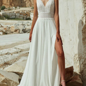 Ivory Boho Wedding Dress Chiffon Split Front A-Line Sweep Backless Sleeveless V-Neck Bridal Dresses