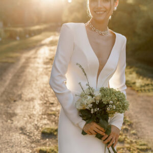 Short Wedding Dress V-Neck Long Sleeves Sheath Short Bridal Gowns