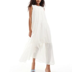 Urban Revivo tiered voluminous trapeze smock dress in white