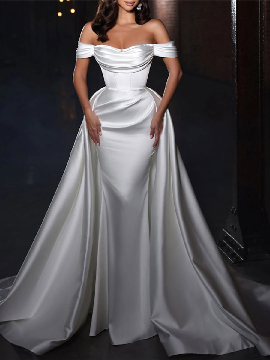 Vintage Wedding Dress With Train Bateau Neck Short Sleeves Pleated Satin Fabric Bridal Gowns