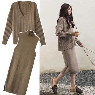 Maternity Set: V-Neck Sweater + Sleeveless Knit Dress Camel