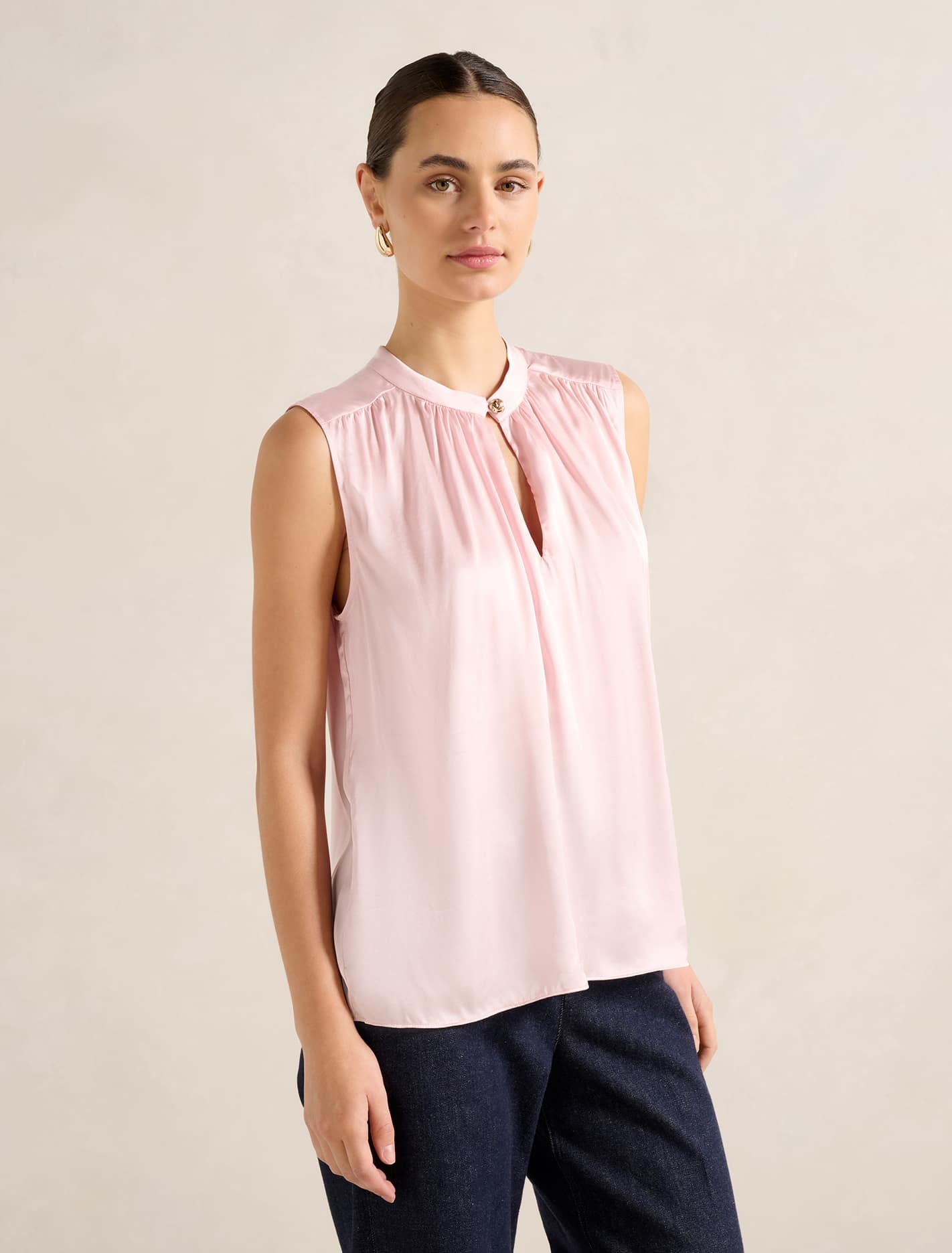 Forever New Women's Kourtney Sleeveless Blouse in Dusty Pink, Size MainViscose