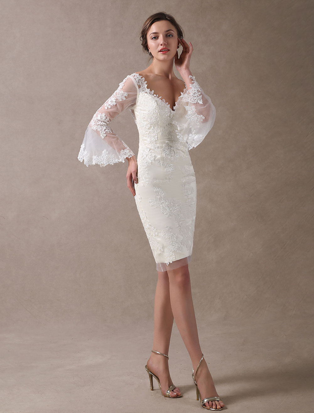 Boho Wedding Dresses Short Sheath Beach Bridal Dress Bell Sleeve Lace Applique V Neck Knee Length Summer Wedding Gowns