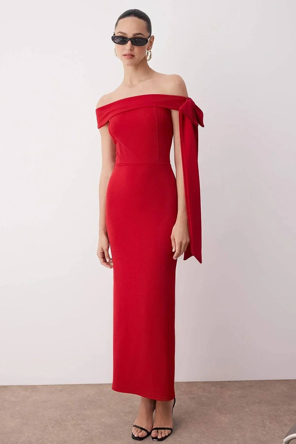 Hoxton Gal Elegant Off-Shoulder Fitted Knit Maxi Dress With Shoulder Bow Detail In Red