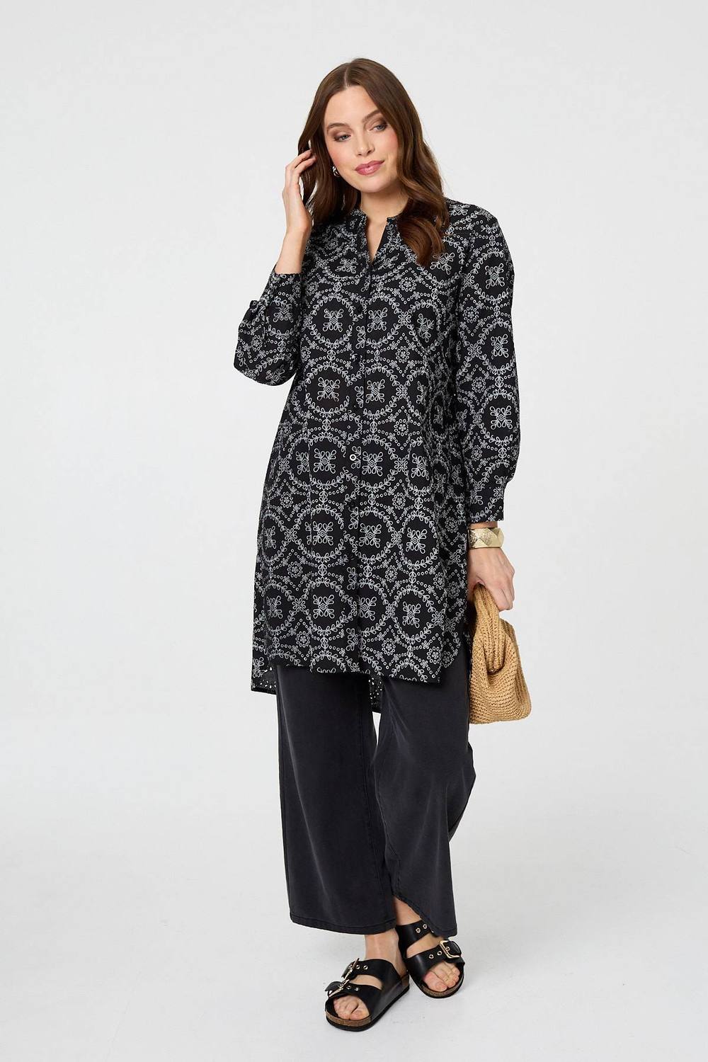 Izabel London Printed Relaxed Knee Length Shirt Dress In Black