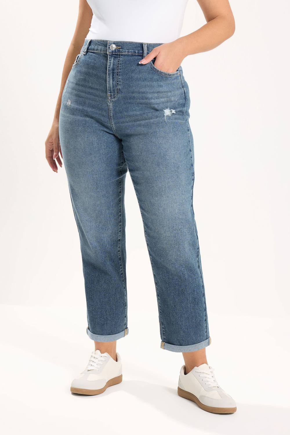 Yours Boyfriend Jeans In Mid Blue