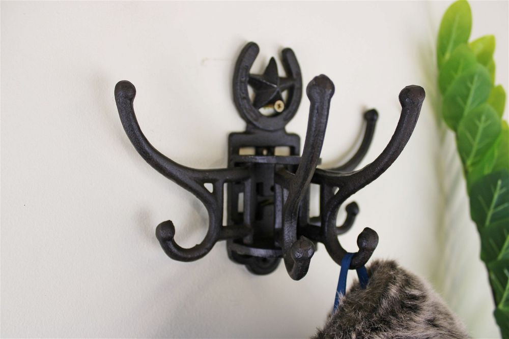 Cast Iron Wall Mounted Rotating Coat Hooks, Horseshoe, Hooks