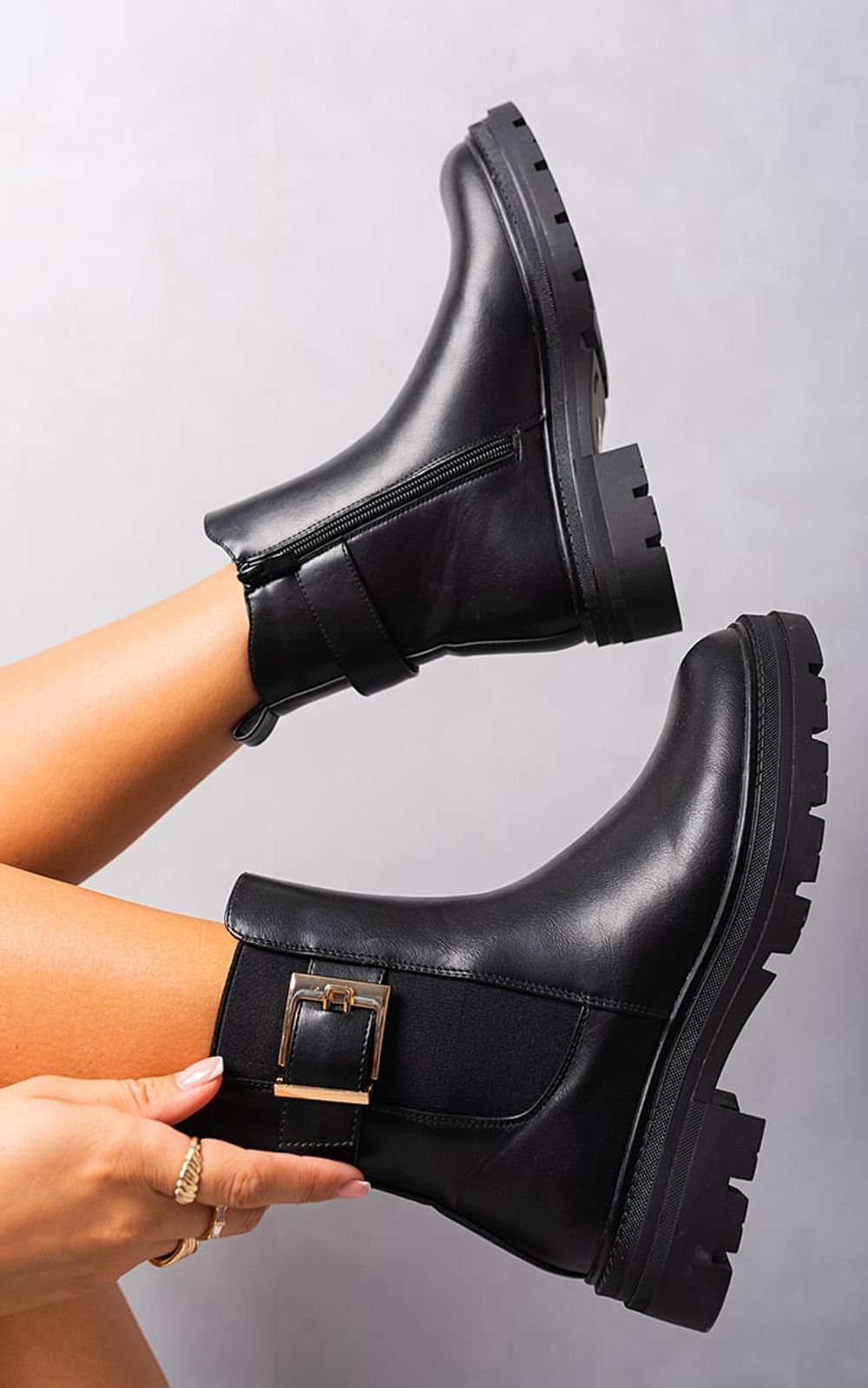 Chelsea Ankle Boots with Inner Zipper and Elastic Insert - Black