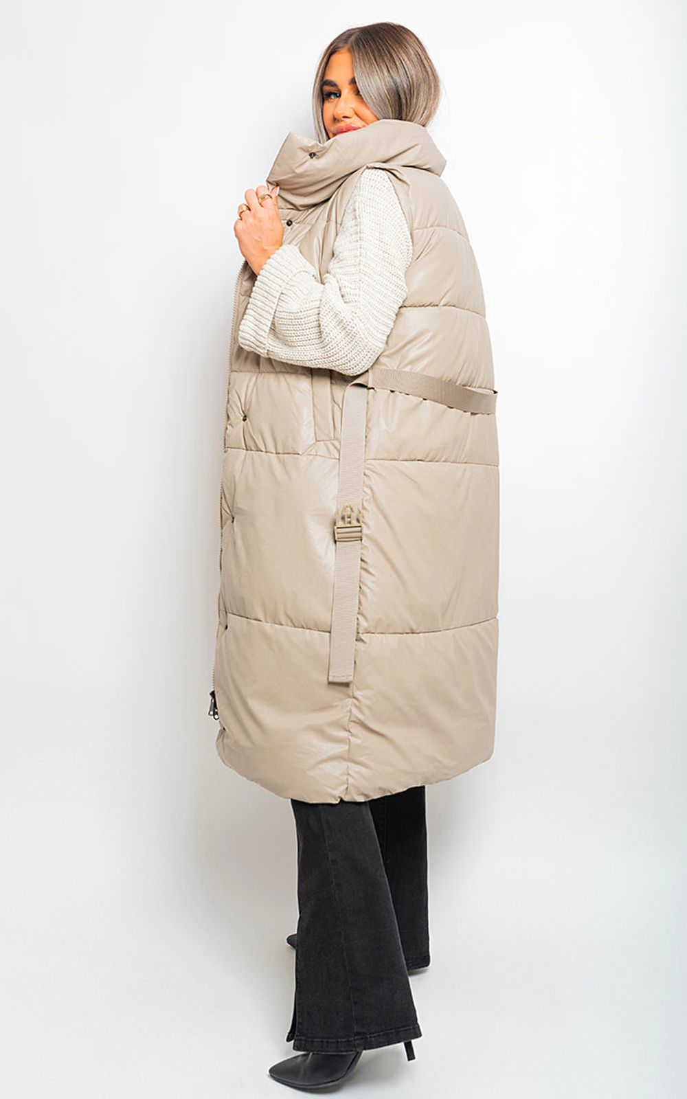 Belted Long Puffer Gilet - Stay Warm and Fashionable! - M Black