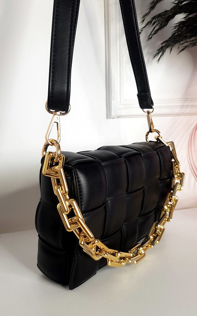 Padded Shoulder Bag with Chain Detail - Black SZE