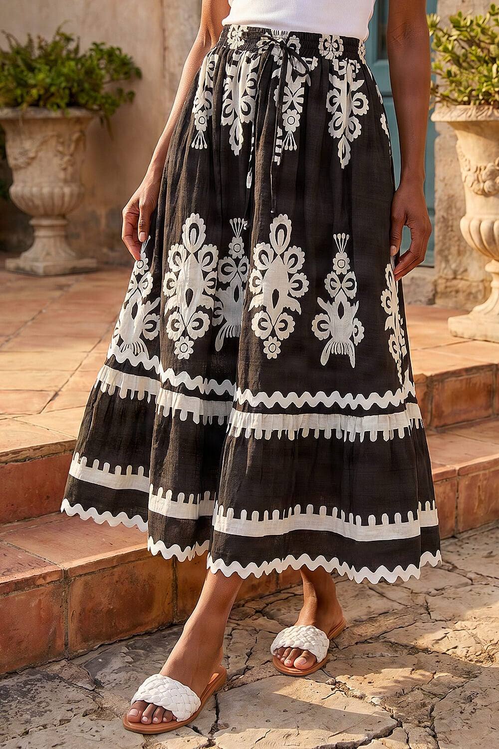 Roman Mono Print Maxi Skirt In Black
