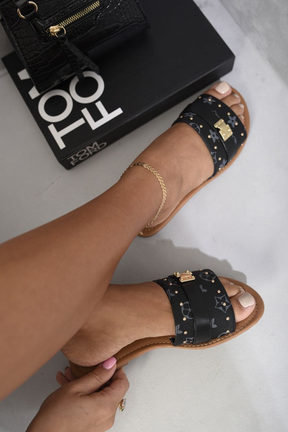 Meilani Open Toe Flat Sandals - Stylish & Comfortable Women's Footwear - Black