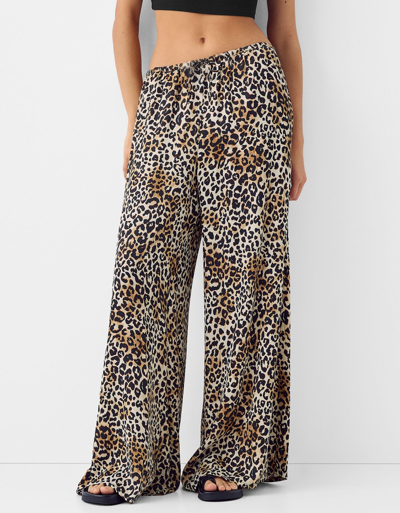 Bershka Wide-Leg Satin Animal Print Trousers Women Xs Brown