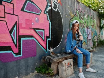 We're loving this laid-back urban look! Denim on denim paired with a graphic tee and white trainers creates the perfect casual-cool vibe. The backwards cap adds a cheeky twist. Want to nail this effortless street style? Pop over to the blog for our complete guide to mastering urban fashion essentials. #Urban #Street #Mastering #Ensembles #Effortless #Style #Denim #Savvy #PinterestIdeas