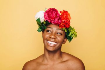 We're loving this vibrant floral crown look! Fancy learning how to create your own sustainable statement piece? Our blog post reveals the secrets to crafting eco-friendly accessories that'll turn heads. Don't miss our top tips for styling these gorgeous blooms ethically. Click for the full guide!