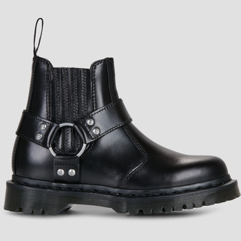 Black Leather Chelsea Boots That Work Everywhere