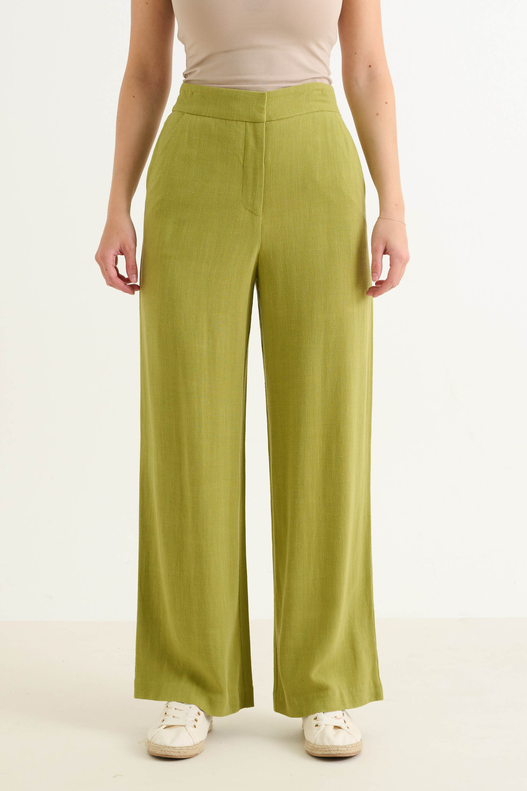 Linen Straight Leg Trousers for Summer Weekends