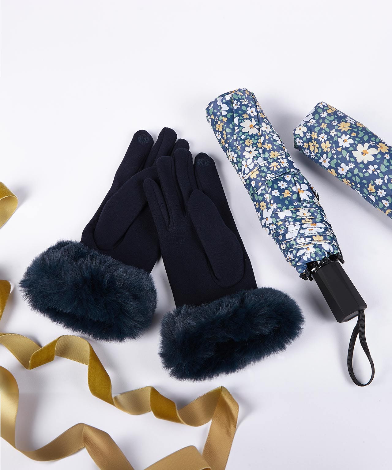 Damart Umbrella & Gloves Set