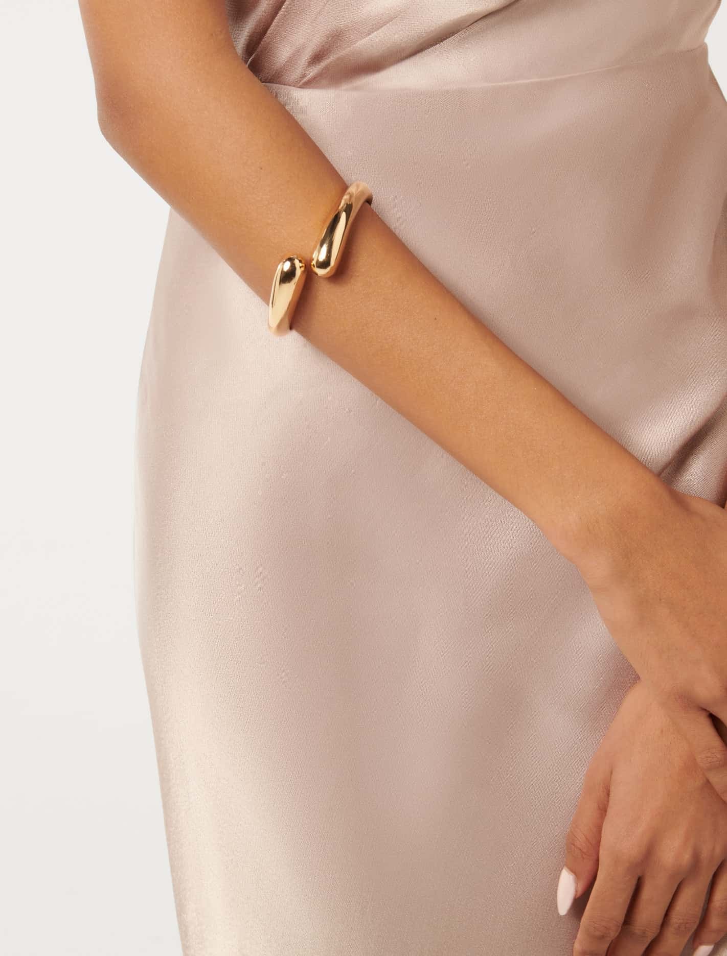 Forever New Women's Signature Lola Loop Bangle Bracelet in Gold
